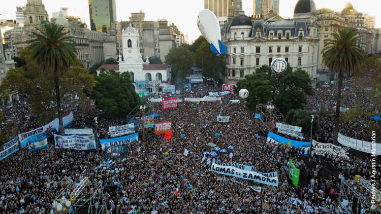 Proteste in Argentinien: Wie angezählt ist Präsident Milei?