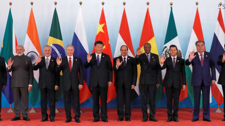 Posieren für ein Gruppenfoto vor dem Treffen der Schwellen- und Entwicklungsländer während des BRICS-Gipfels