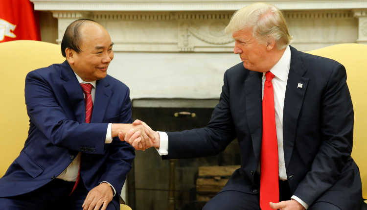 Vietnams Ministerpräsident Nguyen Xuan Phuc und US-Präsident Trump auf dem APEC-Forum 2017.