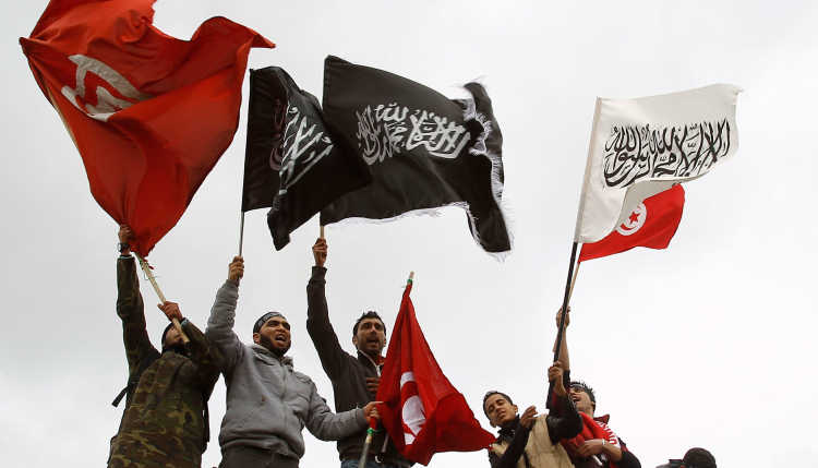 Salafisten demonstrieren in Tunesien.