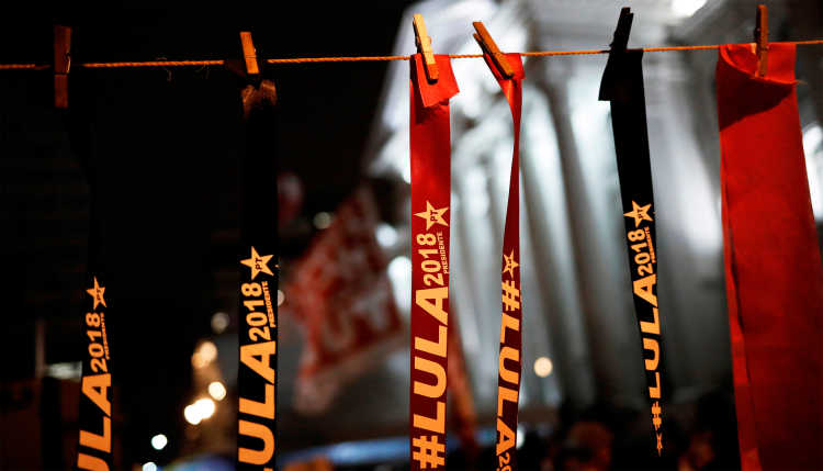 Wahlkampfbänder für Lula 2018