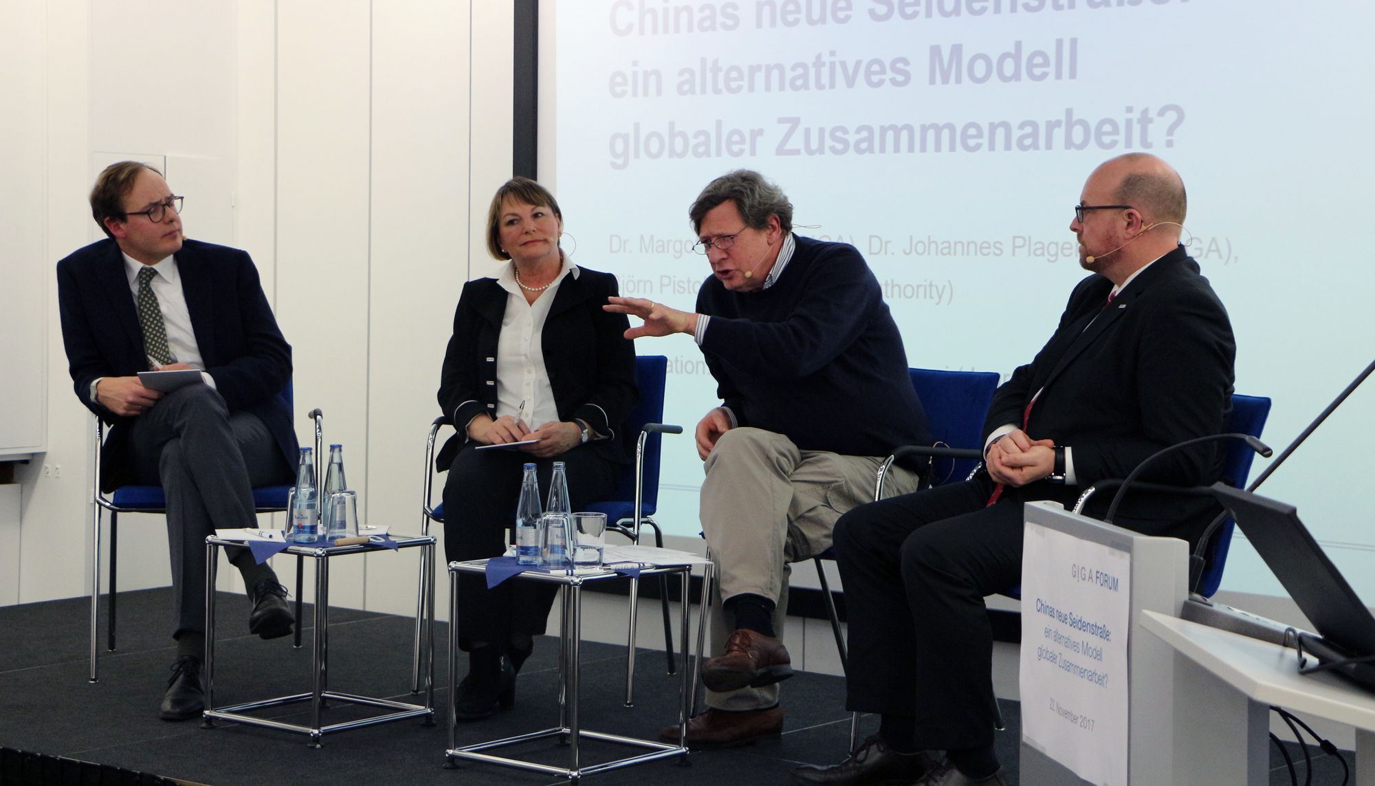 Podium from left: Dr. Johannes Plagemann, Dr. Margot Schüller, Johannes von Dohnanyi, Björn Pistol