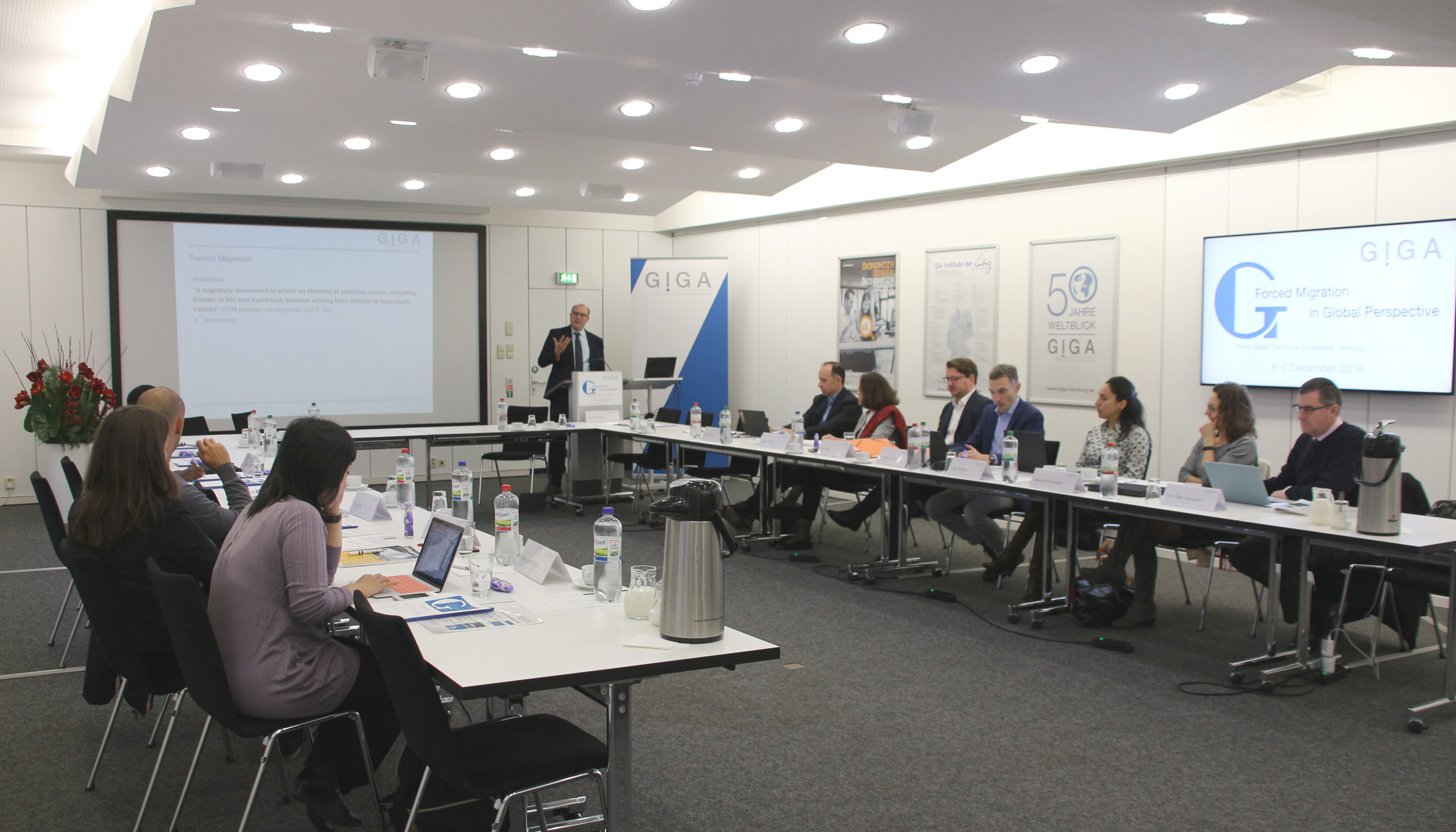 Picture of thematic introduction by Dr. André Bank