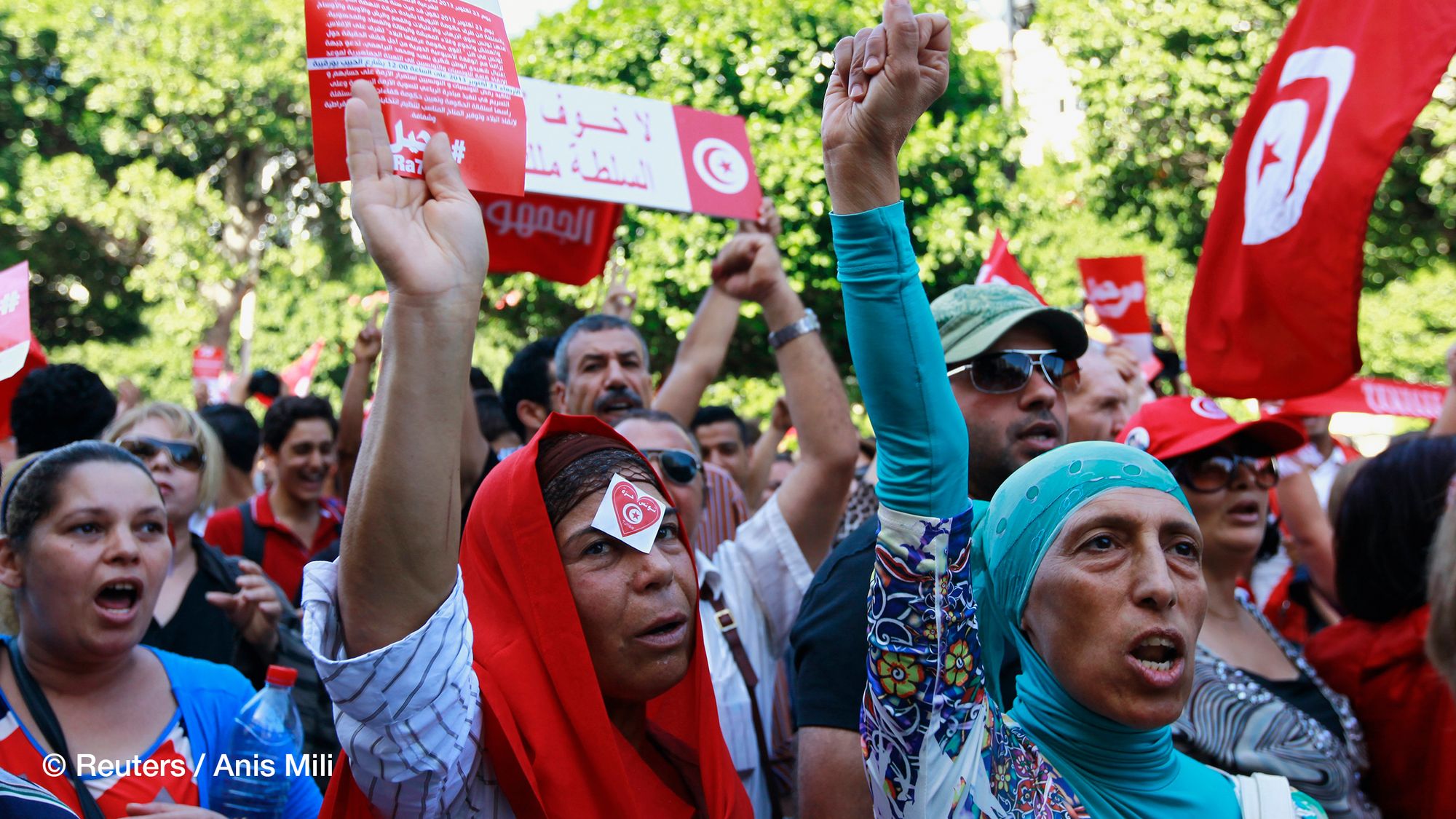 Coalition Maintenance during Democratization: Comparative Insights from Tunisia and Yemen