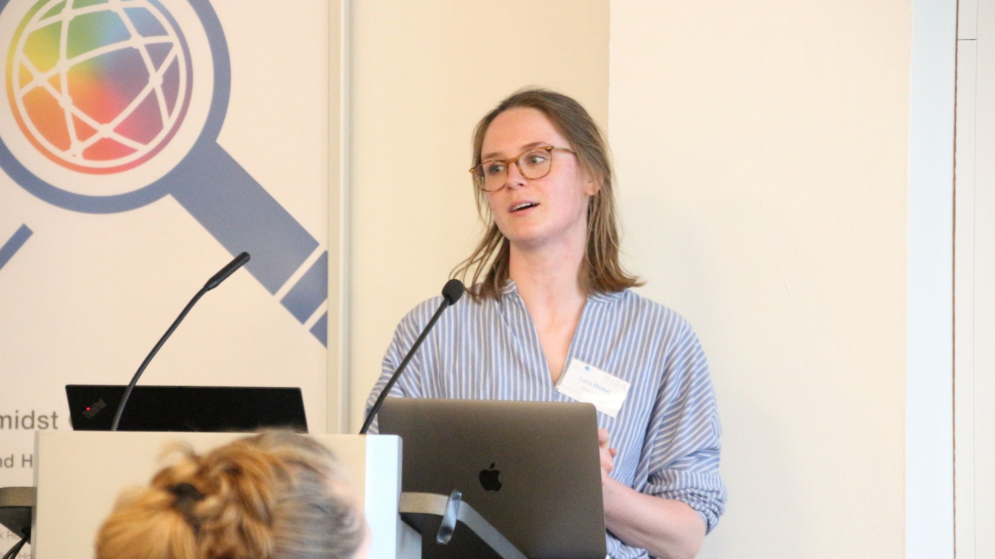 Lena Merkel speaking at the plenary assembly of the research network Leibniz Infections