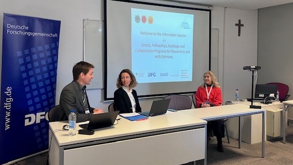 GIGA scientists presenting their research at the IPSA conference 2023