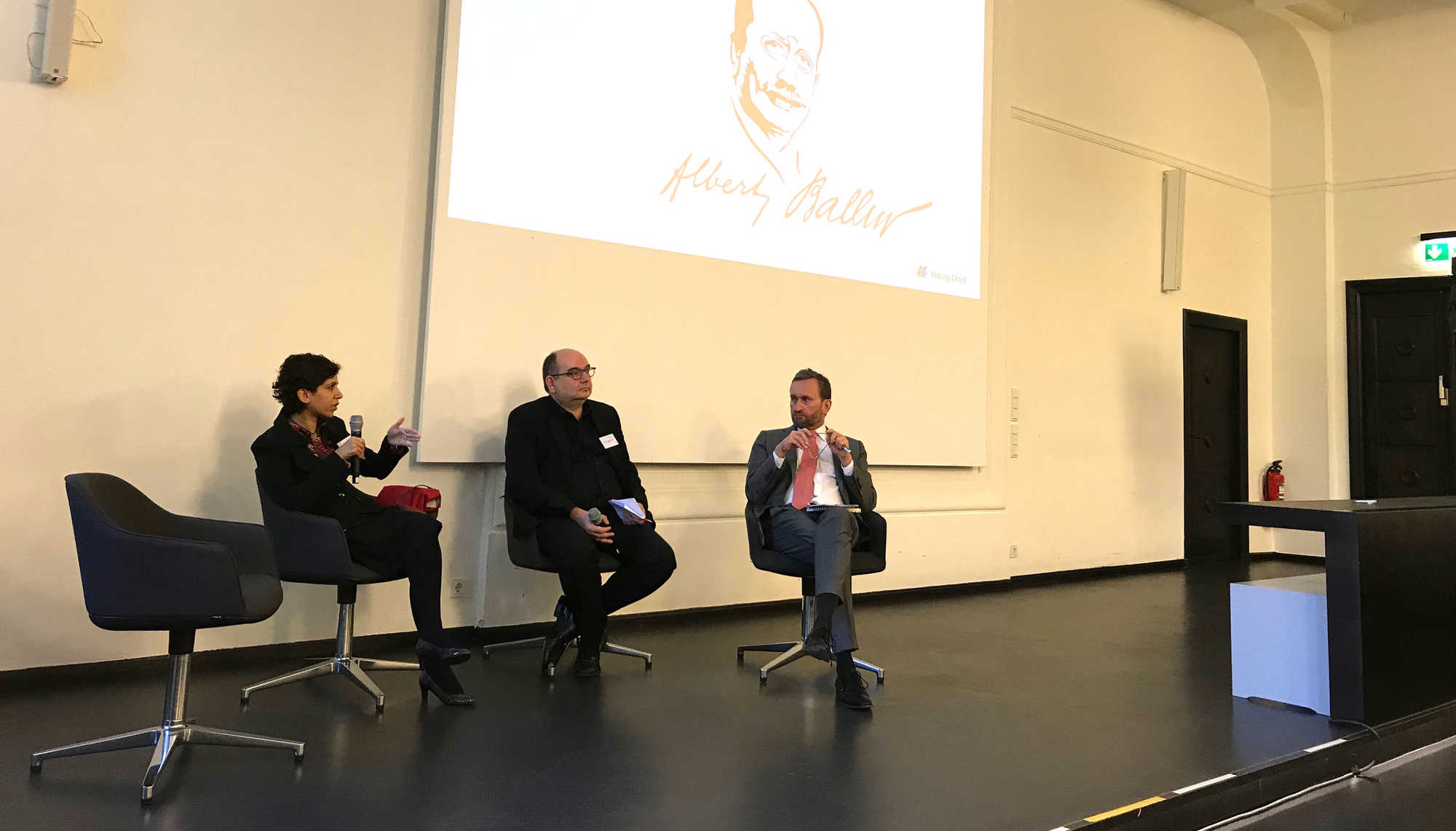 Left to right: Prof. Dr. Amrita Narlikar, Prof. Dr. Jürgen Beyer, Nils Haupt