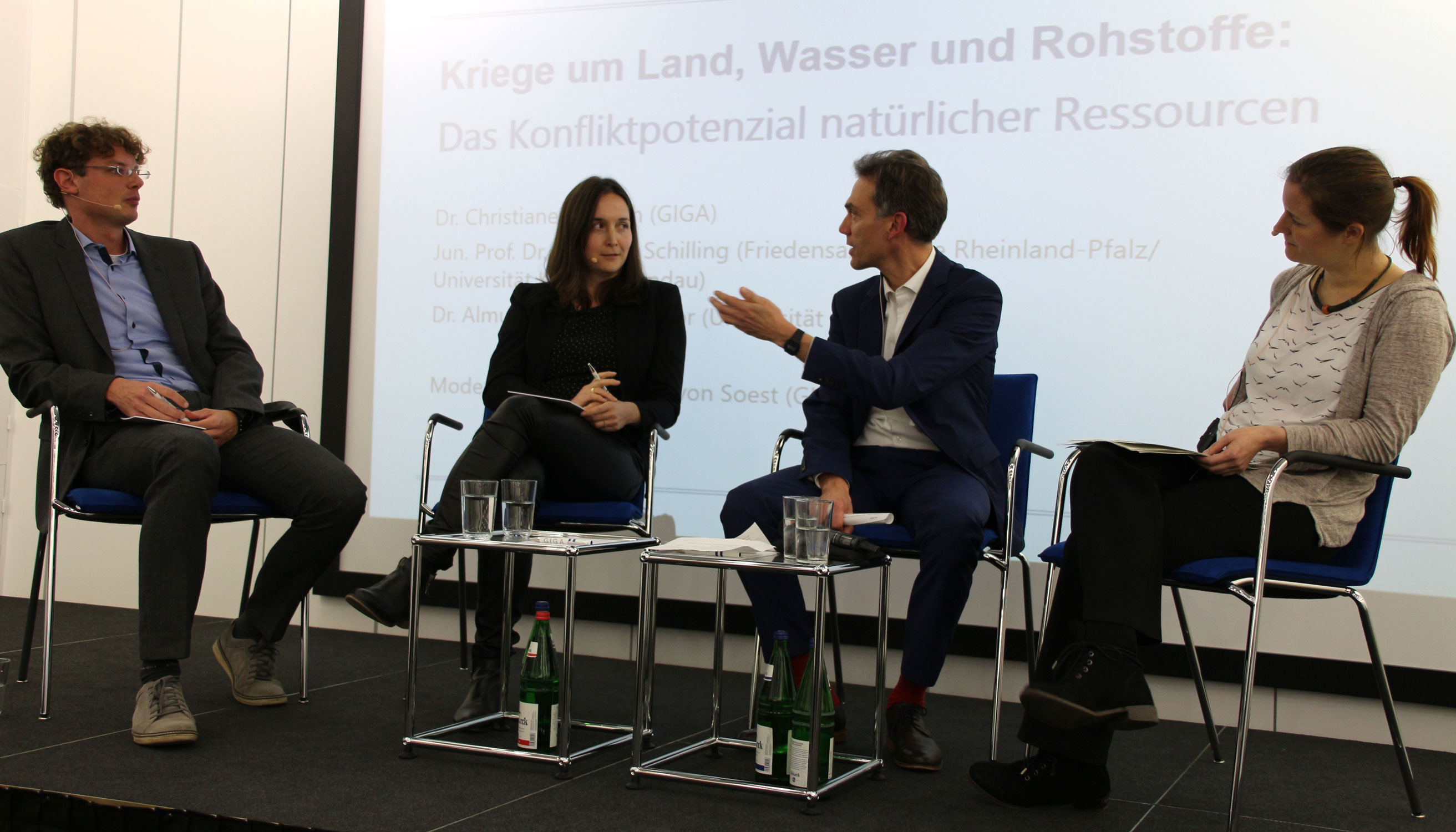 From left to right: Jun. Prof. Dr. Janpeter Schilling, Dr. Christiane Fröhlich, Dr. Christian von Soest, Dr. Almut Schilling-Vacaflor