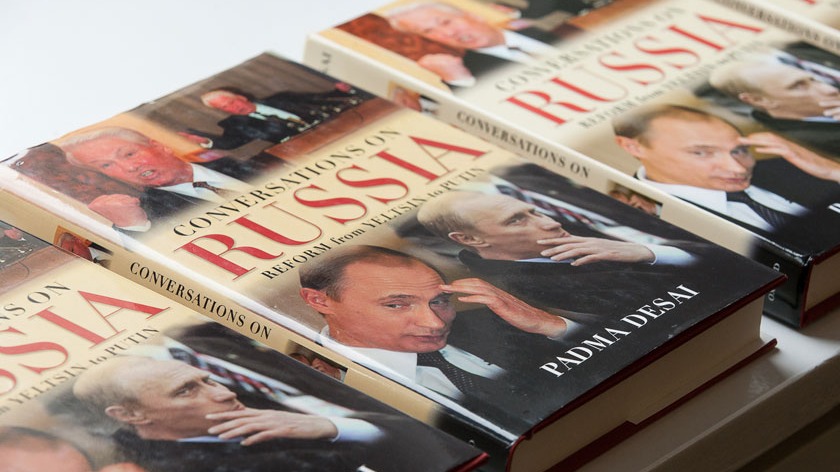 Umschlag des Buchs Conversations on Russia: Reformen von Jelzin bis Putin von Padma Desai