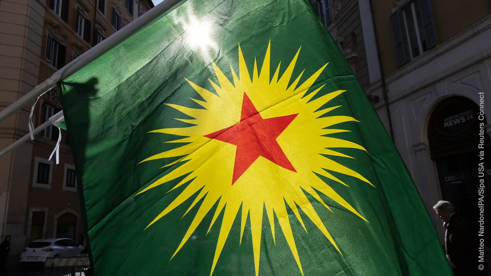 Audio + Poster "Rojava - ambitioniertes kurdisches Projekt mit Widersprüchen", Tagesschau
