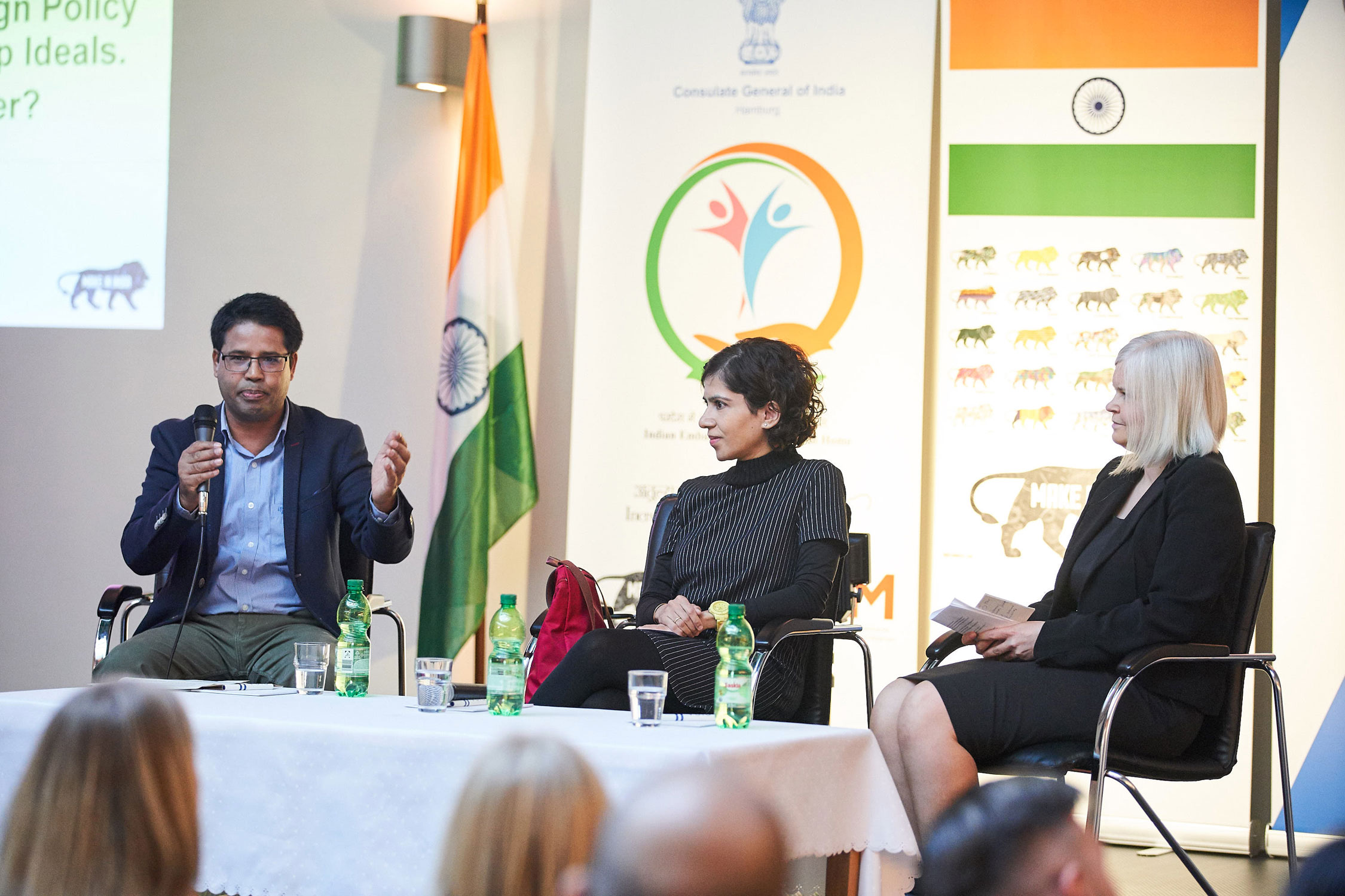 Von links: Dr. Ram Prasad Bhatt, Prof. Dr. Amrita Narlikar, Prof. Dr. Anke Turner