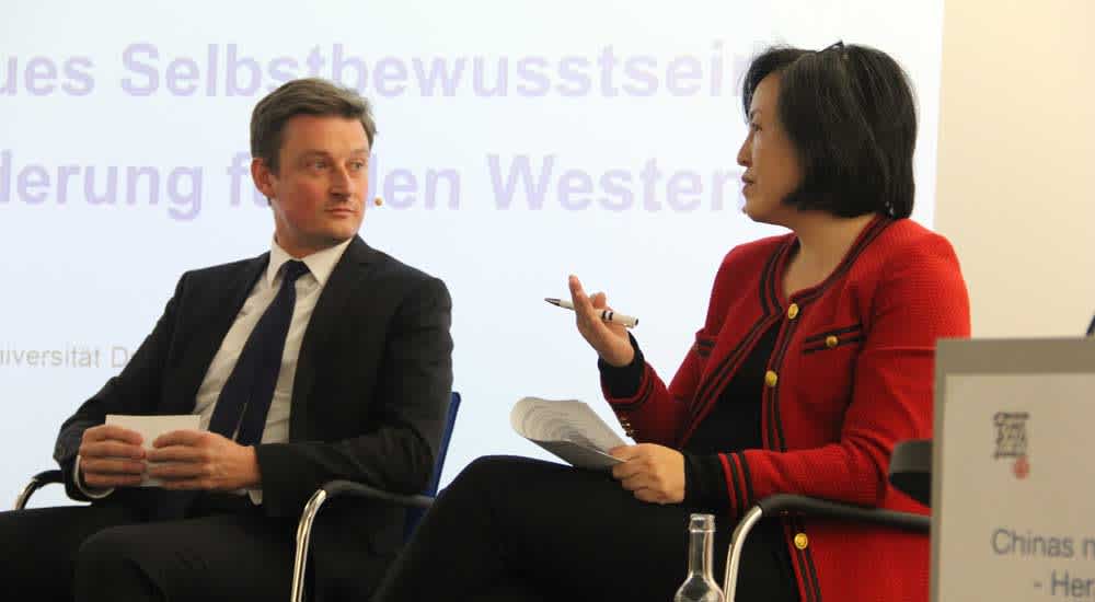 Dr. Schüler-Zhou in conversation with Bernhard Bartsch