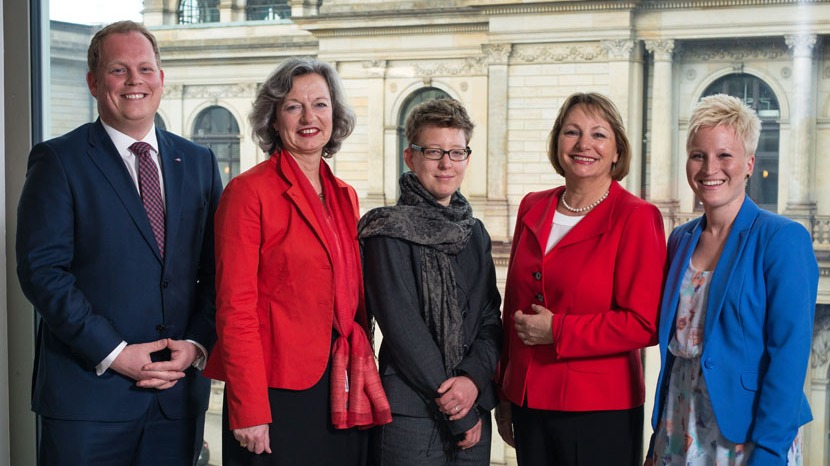 China zwischen ambitionierten Reformplänen und Re-Ideologisierung: Politische und wirtschaftliche Entwicklungen seit November 2013