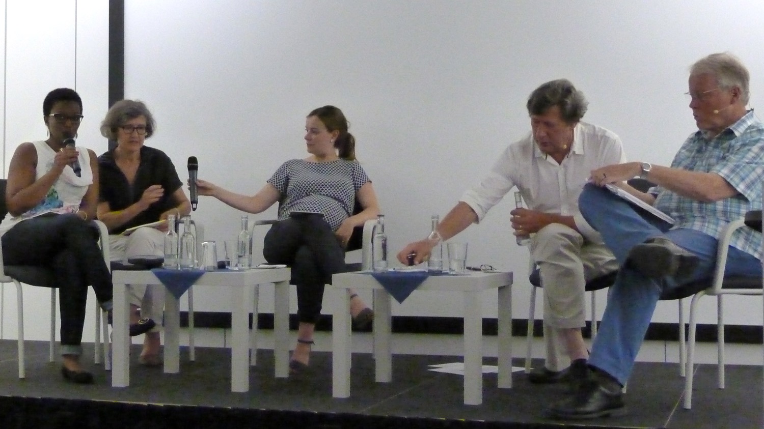 Podium: Ines Gakiza, Julia Grauvogel, Johannes von Dohnanyi und Winfried Nachtwei