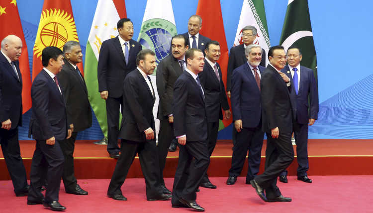 Der chinesische Premier Li Keqiang und andere ausländische Staatsoberhäupter beim Gruppenfoto während der 14. Shanghai Cooperation Organisation