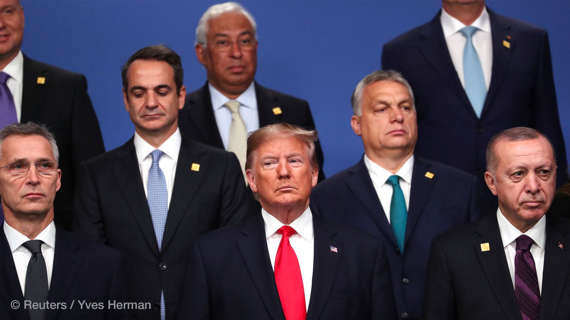 Praising the Leader: Personalist Legitimation Strategies and the Deterioration of Executive Constraints