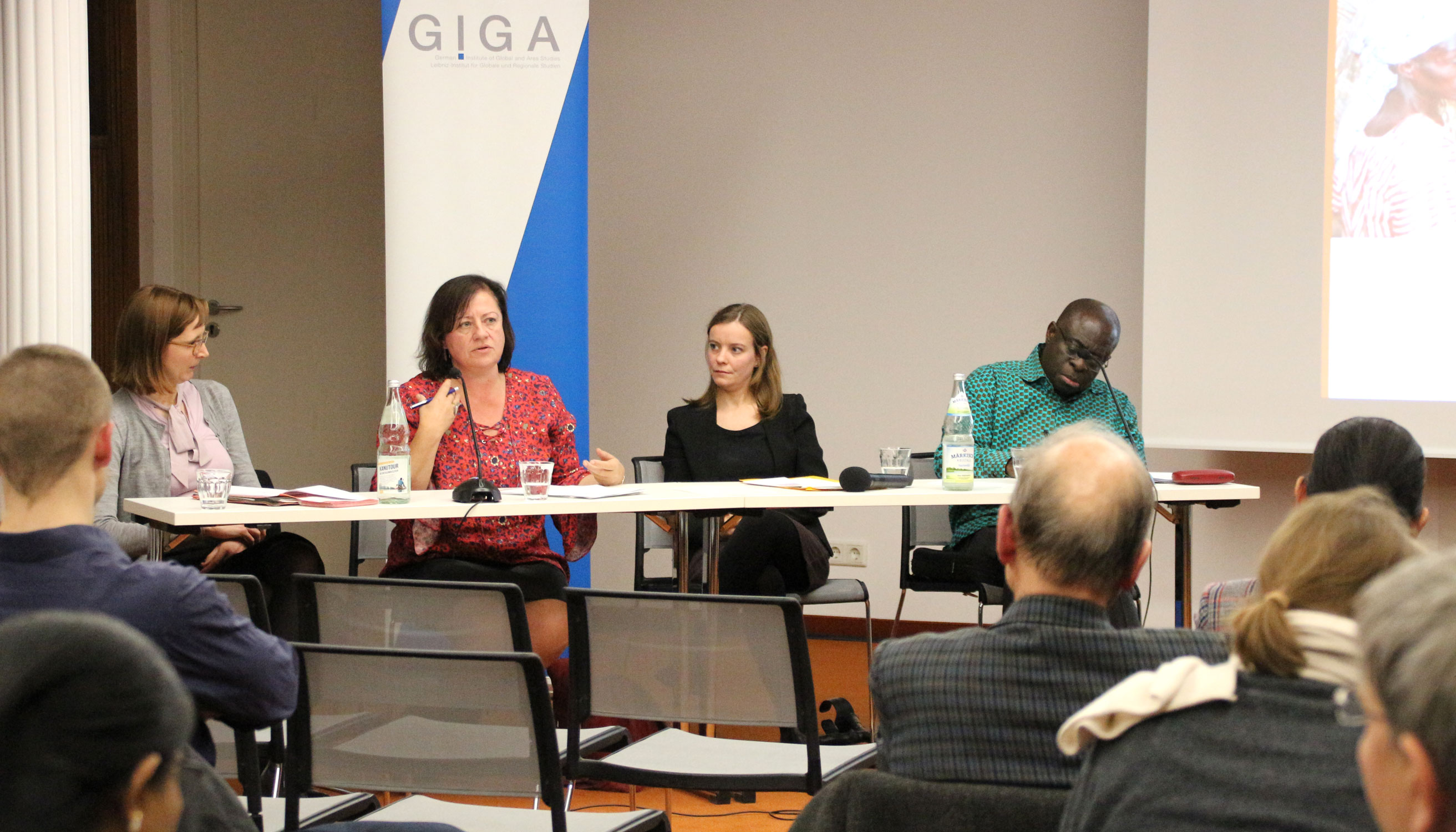 From left to right: Dr. Charlotte Heyl, Dr. Bärbel Kofler, Dr. Julia Grauvogel and Prof. Dr. Emanuel Gyimah-Boadi