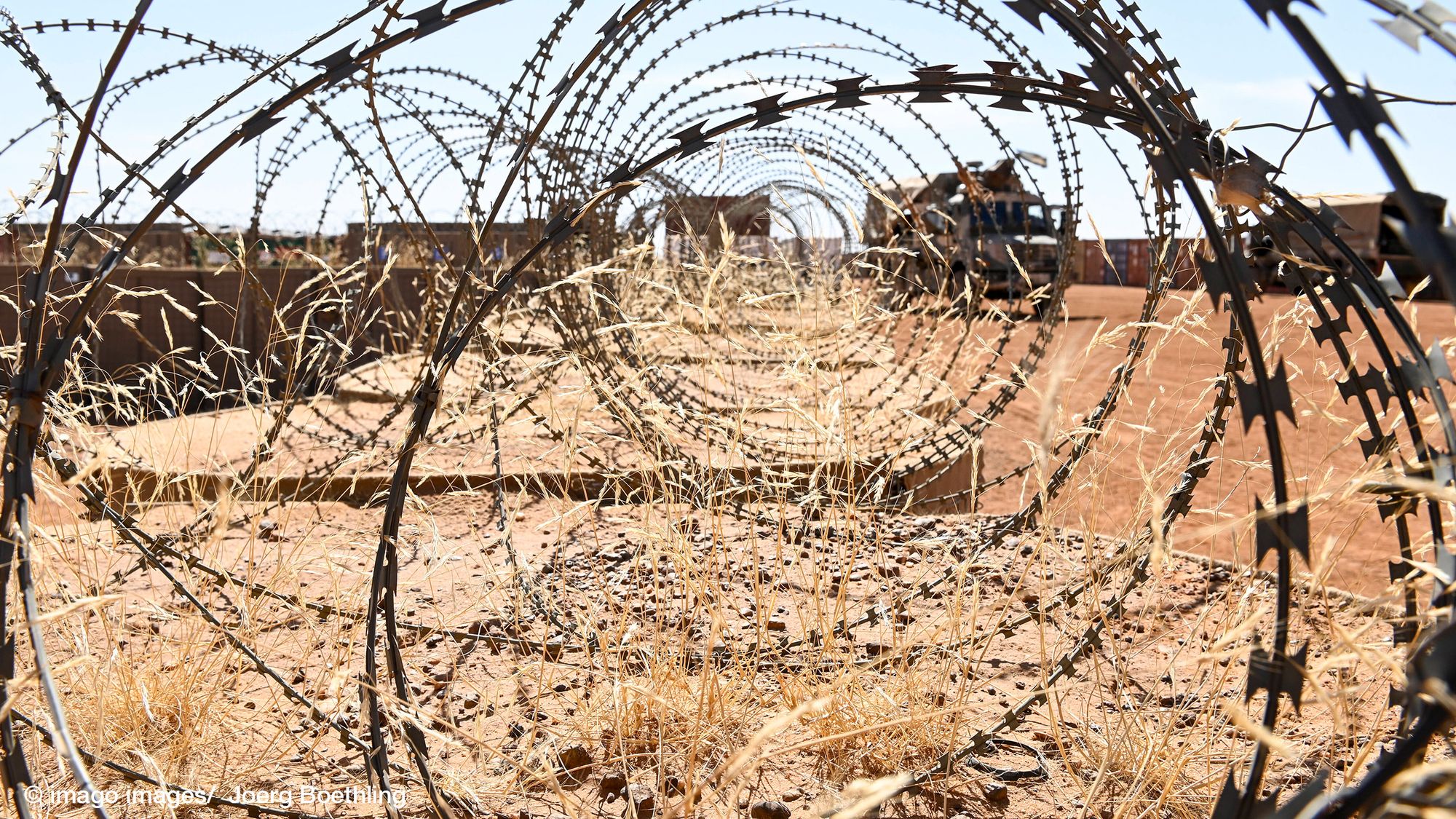 Cross-Case Patterns of Security Production in Hybrid Political Orders: their Shapes, Ordering Practices, and Paradoxical Outcomes