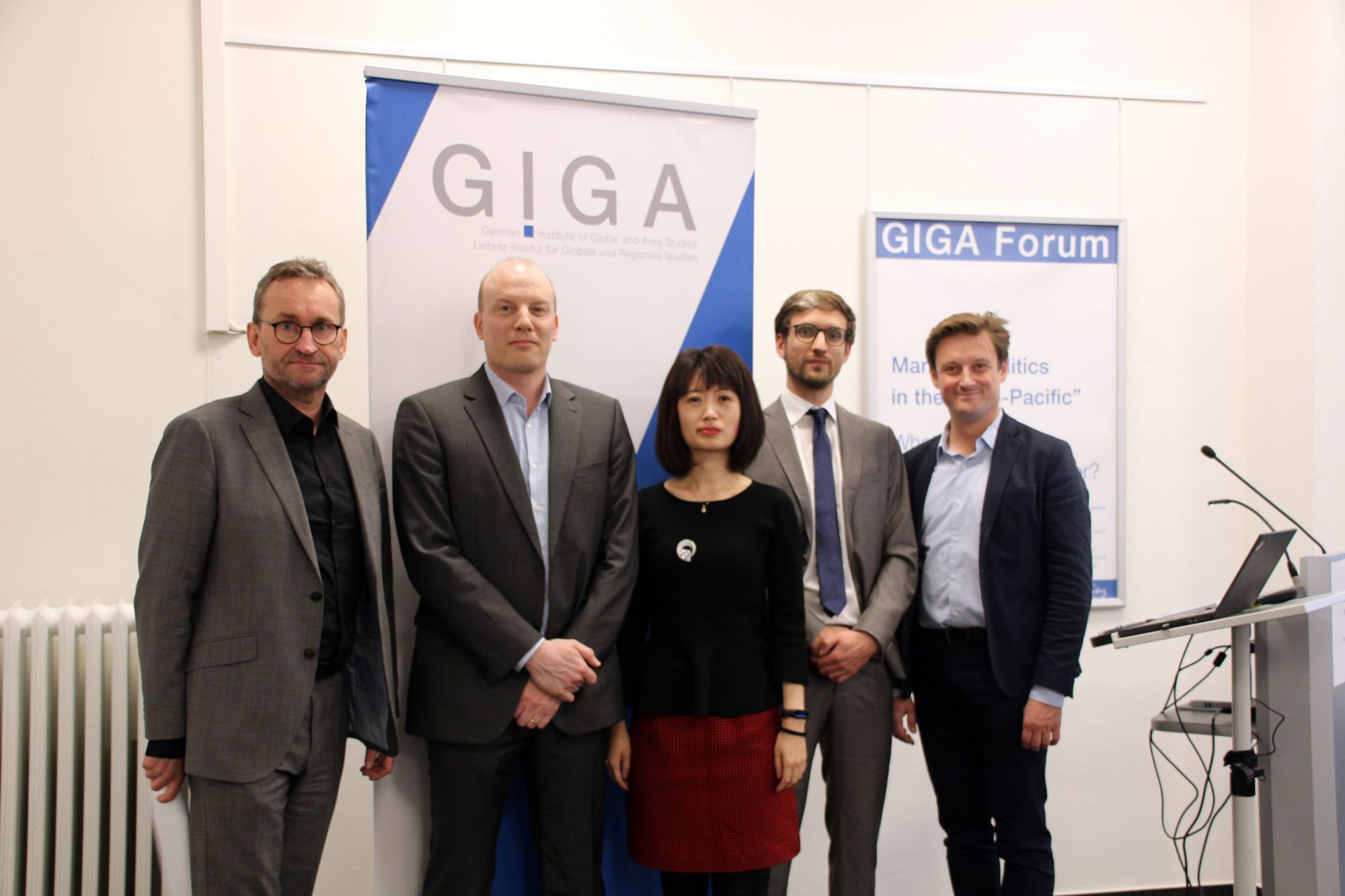 Group picture of Nils Haupt, Dr. Chiristian Wirth, Prof. Dr. Qing Liu, Valentin Schatz, Bernhard Bartsch