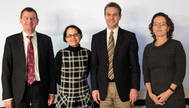 Von links: Dr. Thomas Helfen, Professor Jennifer Welsh, Professor Roland Paris und Dr. Sabine Kurtenbach