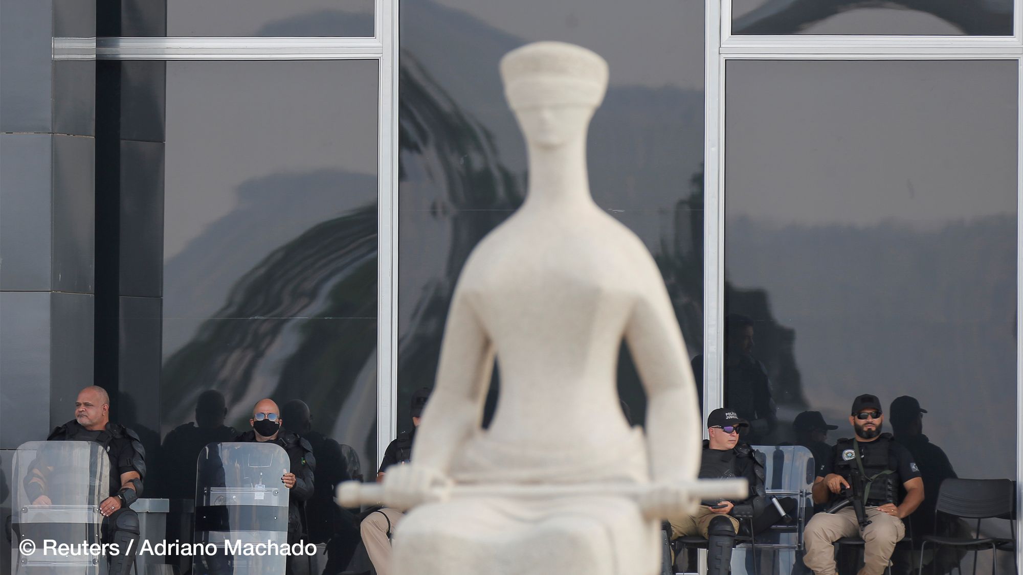 Facing the Stress Test: Courts and Executives during the COVID-19 Pandemic