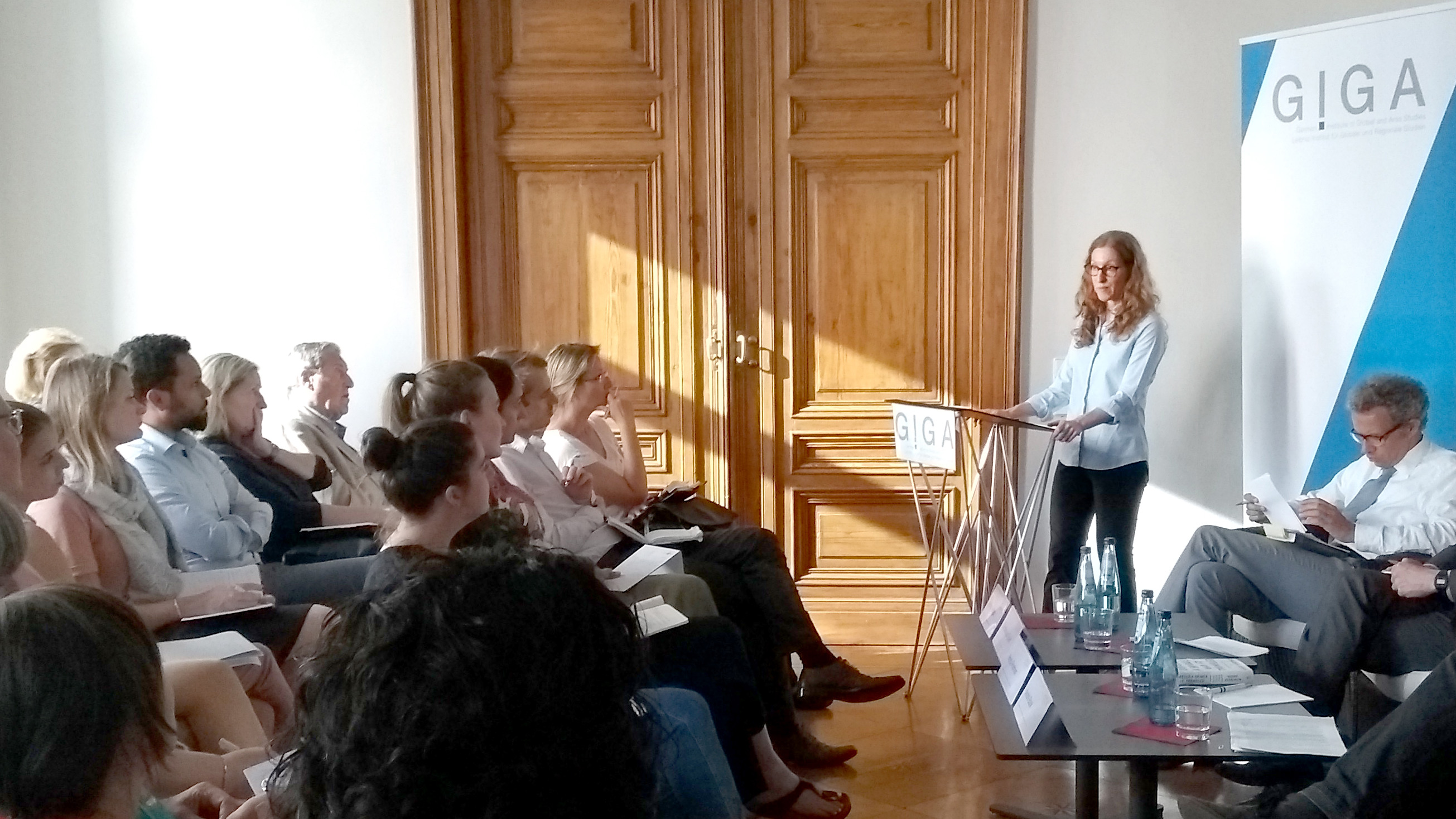 Zivilgesellschaftsorganisationen als Unterstützer autoritärer Herrschaft? Algerien, Mosambik und Vietnam im Vergleich