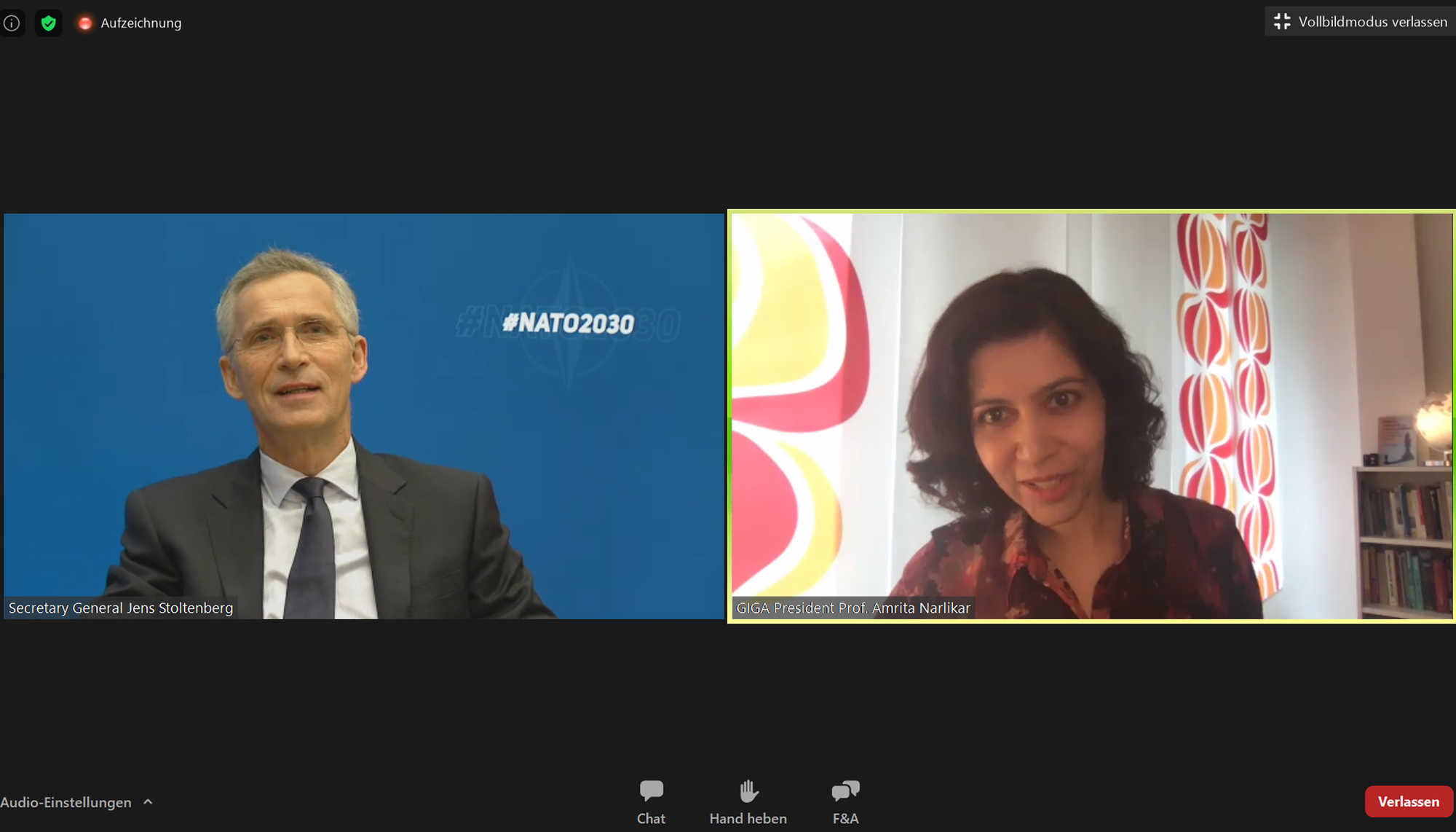 Bild von Generalsekretär Jens Stoltenberg und Professor Amrita Narlikar