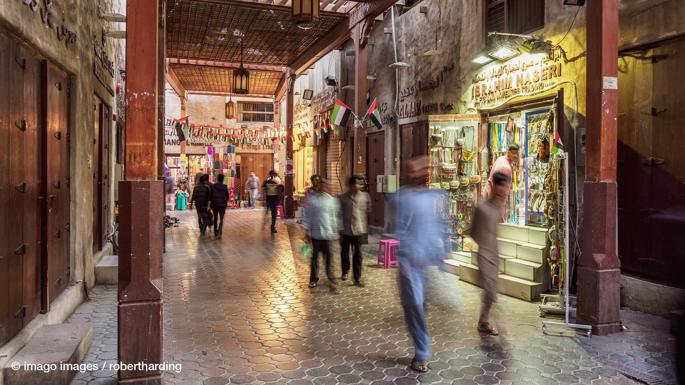 Alternde, temporäre Migrantinnen und Migranten: im Ruhestand in Dubai