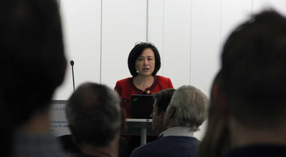 Dr. Yun Schüler-Zhou