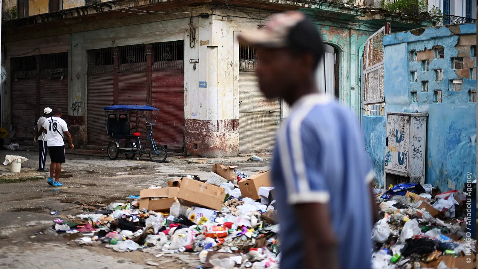 Daily life in Havana s Malecon waterfront on November 06, 2025. Poverty levels have risen sharply as Cuba faces its worst economic crisis in three decades, characterized by severe shortages of food, medicine, and fuel, along with daily power outages.
