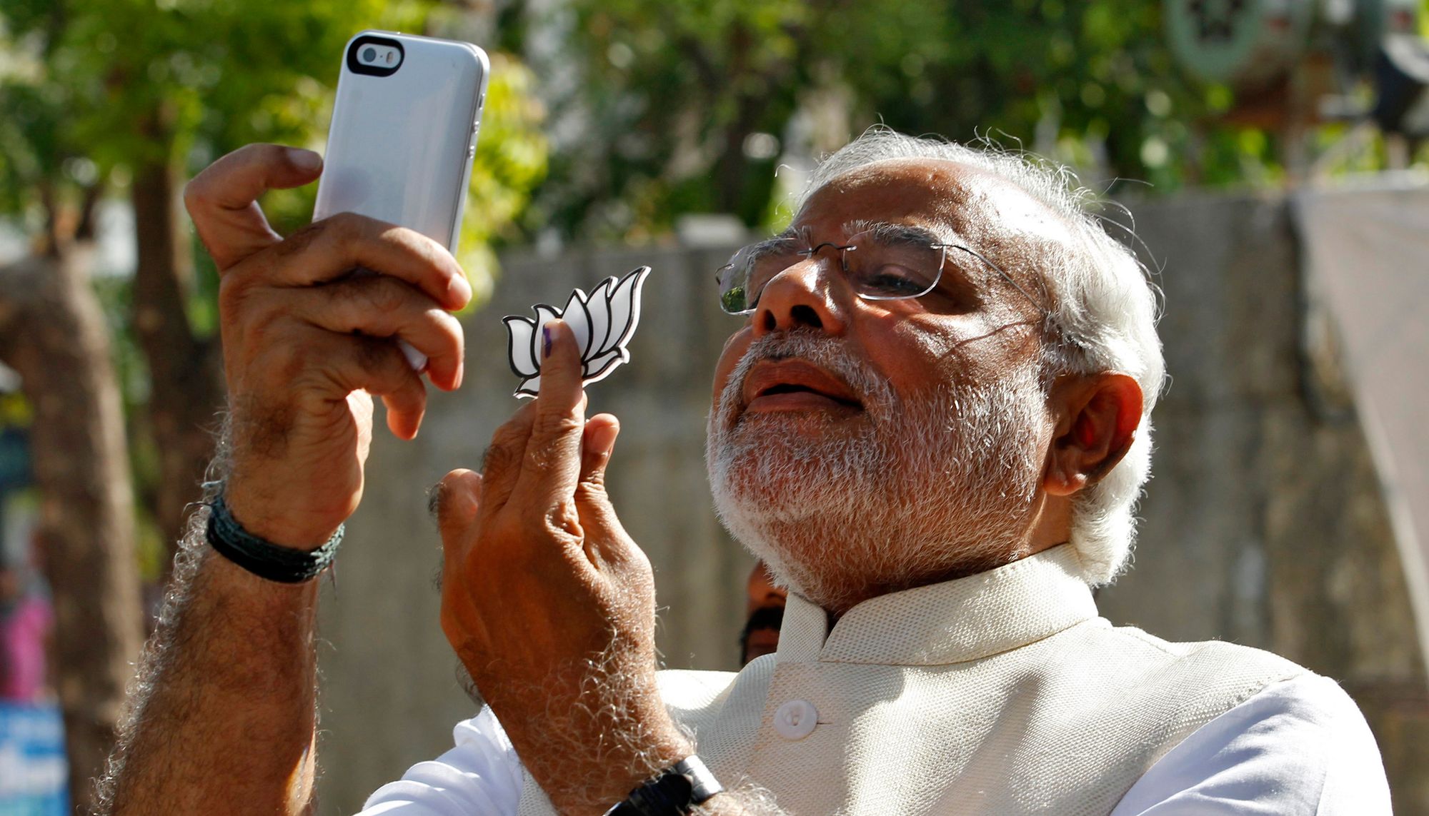 Polarisation and Politicisation: The Social Media Strategies of Indian Political Parties