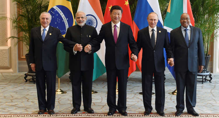 Gruppenbild des chinesischen Präsidenten Xi Jinping, des indischen Premierministers Narendra Modi, des brasilianischen Präsidenten Michel Temer, des russischen Präsidenten Wladimir Putin und des südafrikanischen Präsidenten Jacob Zuma