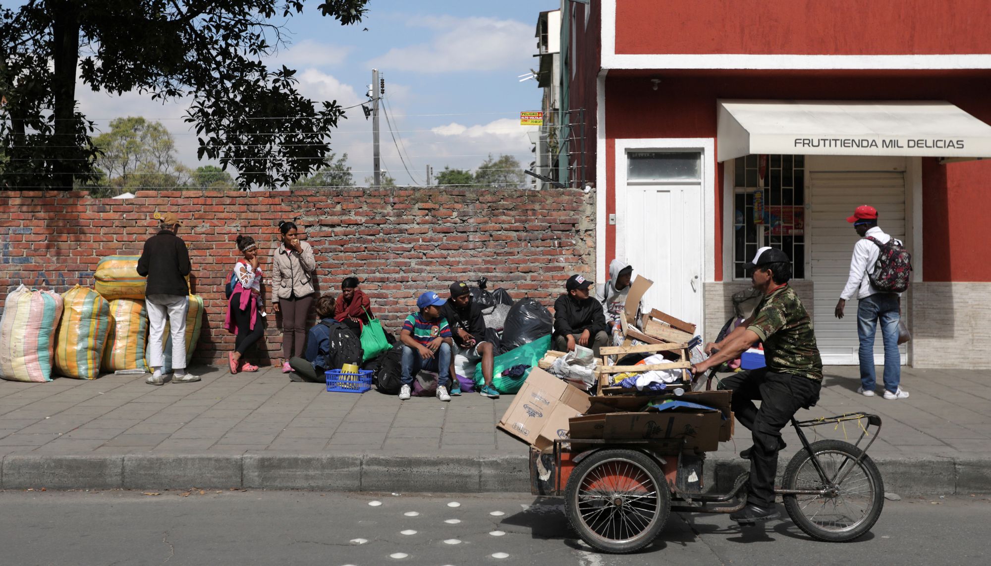 Forced to Leave: Determinants of Slow-Onset Displacement in Colombia