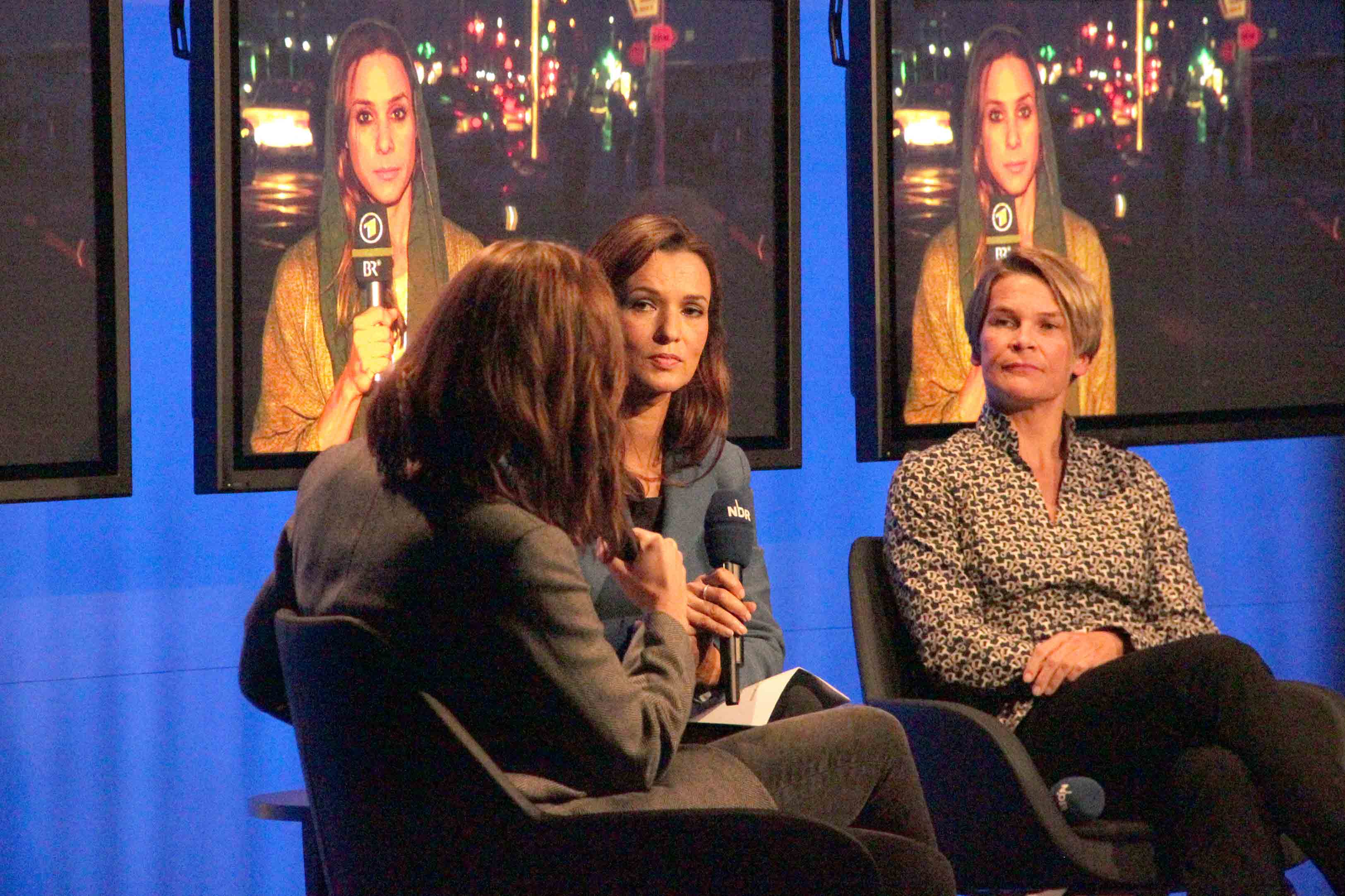 Natalie Amiri, Julia-Niharika Sen und Anna Engelke