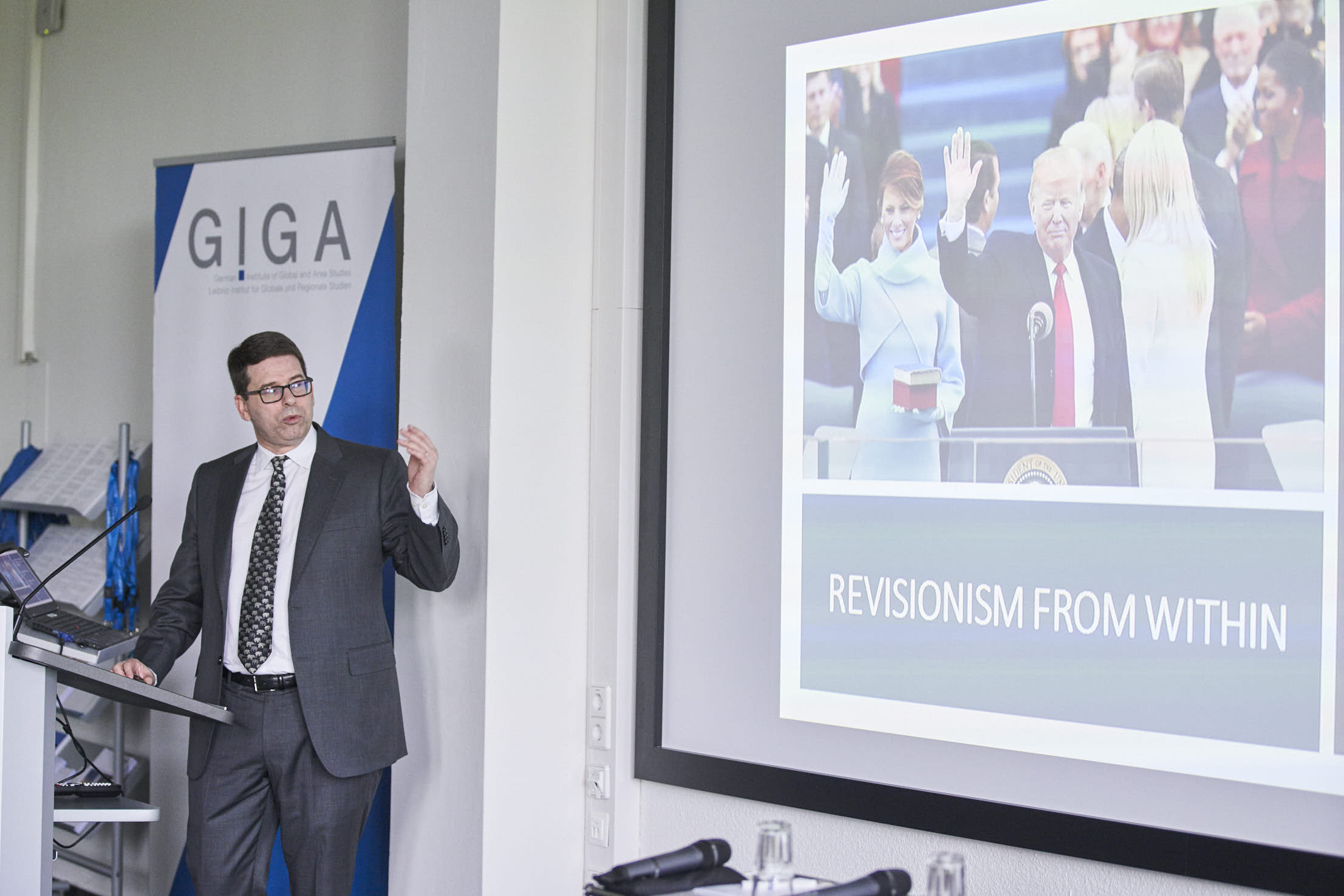 Foto von Professor Daniel Drezner