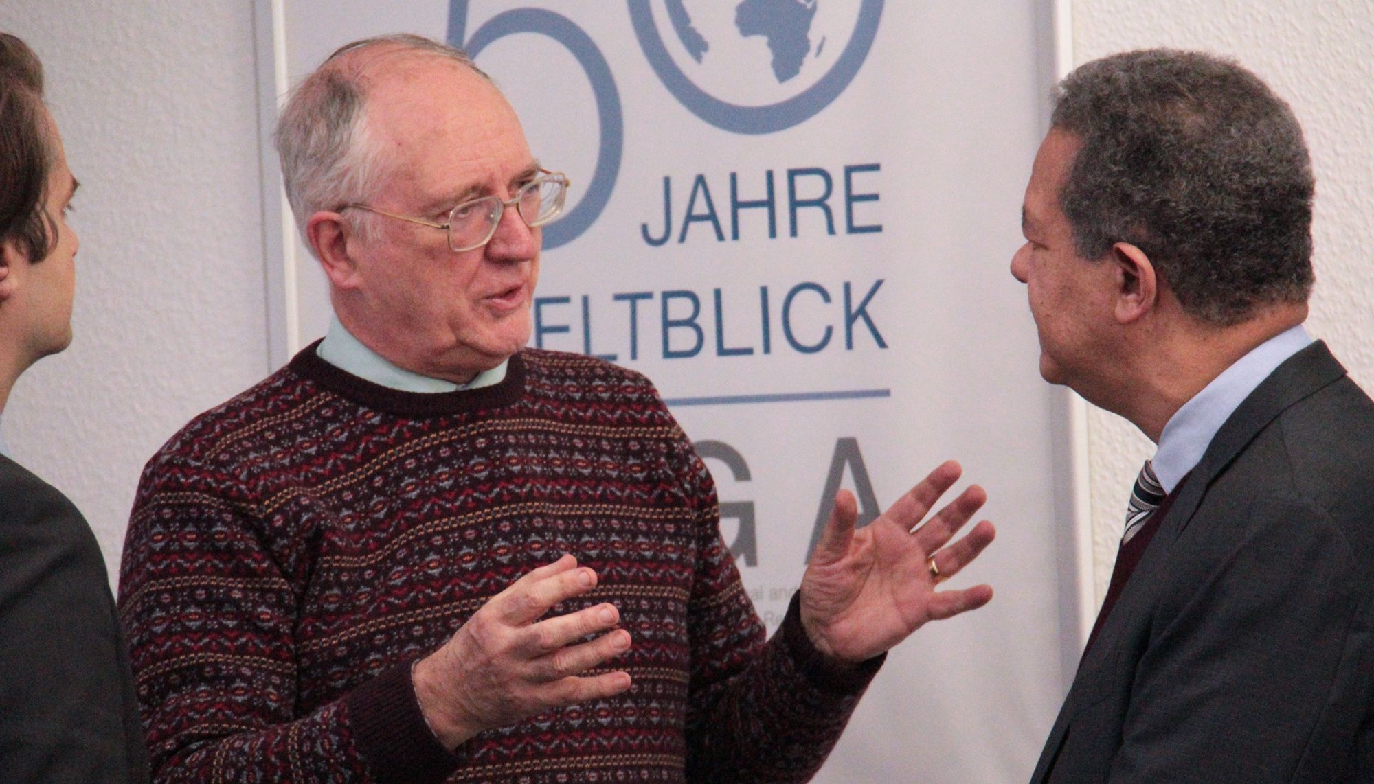 Foto von Heiko Nitzschke (Auswärtiges Amt), Professor Laurence Whitehead (University of Oxford) und Dr. Leonel Fernández (President of the EU-LAC Foundation) 
