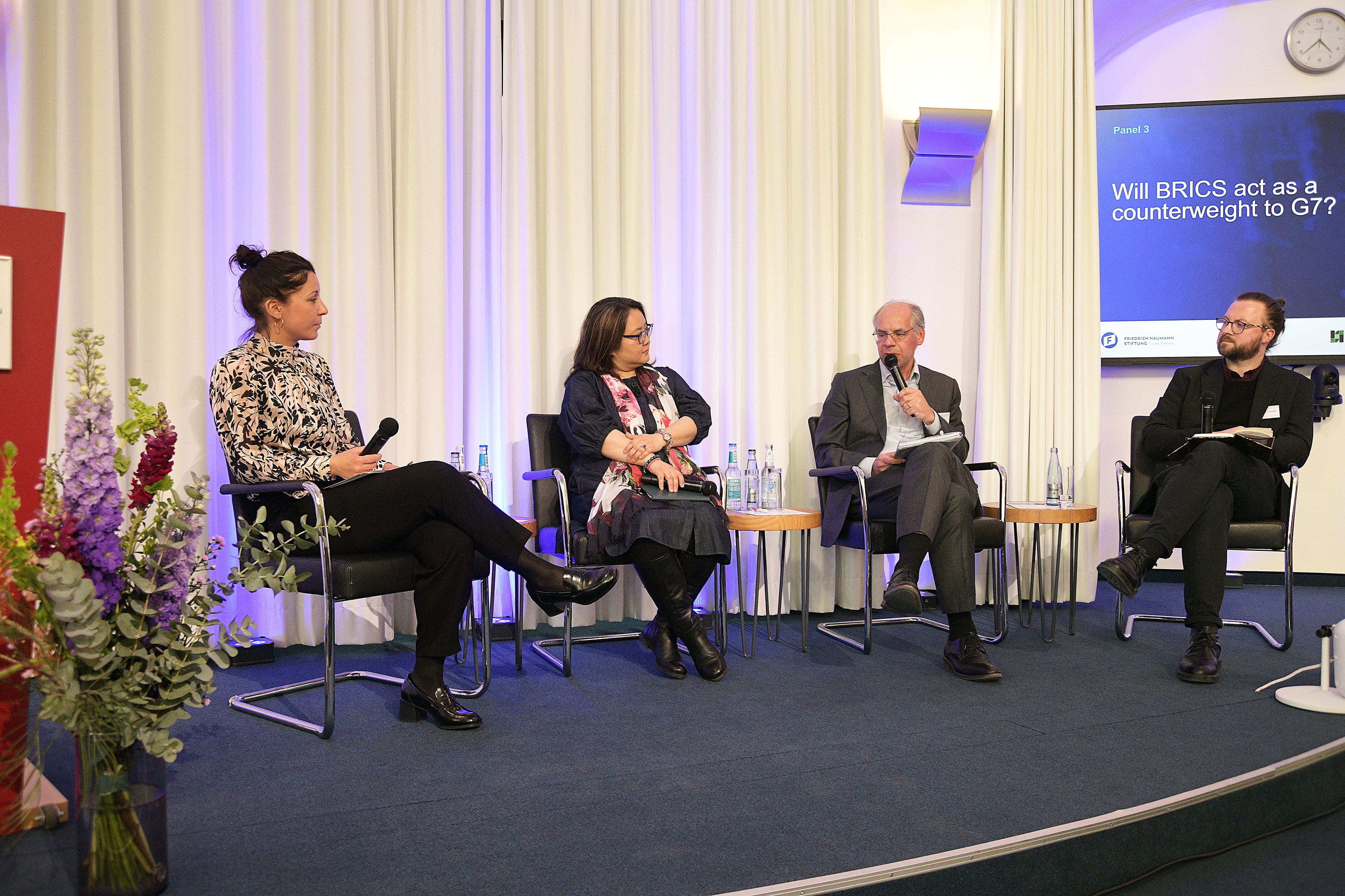 Decoding BRICS Foto 6