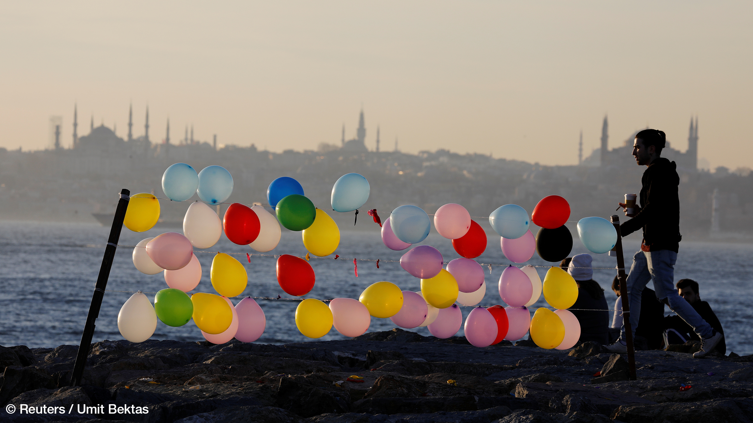 People enjoy a sunny Sunday in Istanbul, Turkey, 10 March 2019.