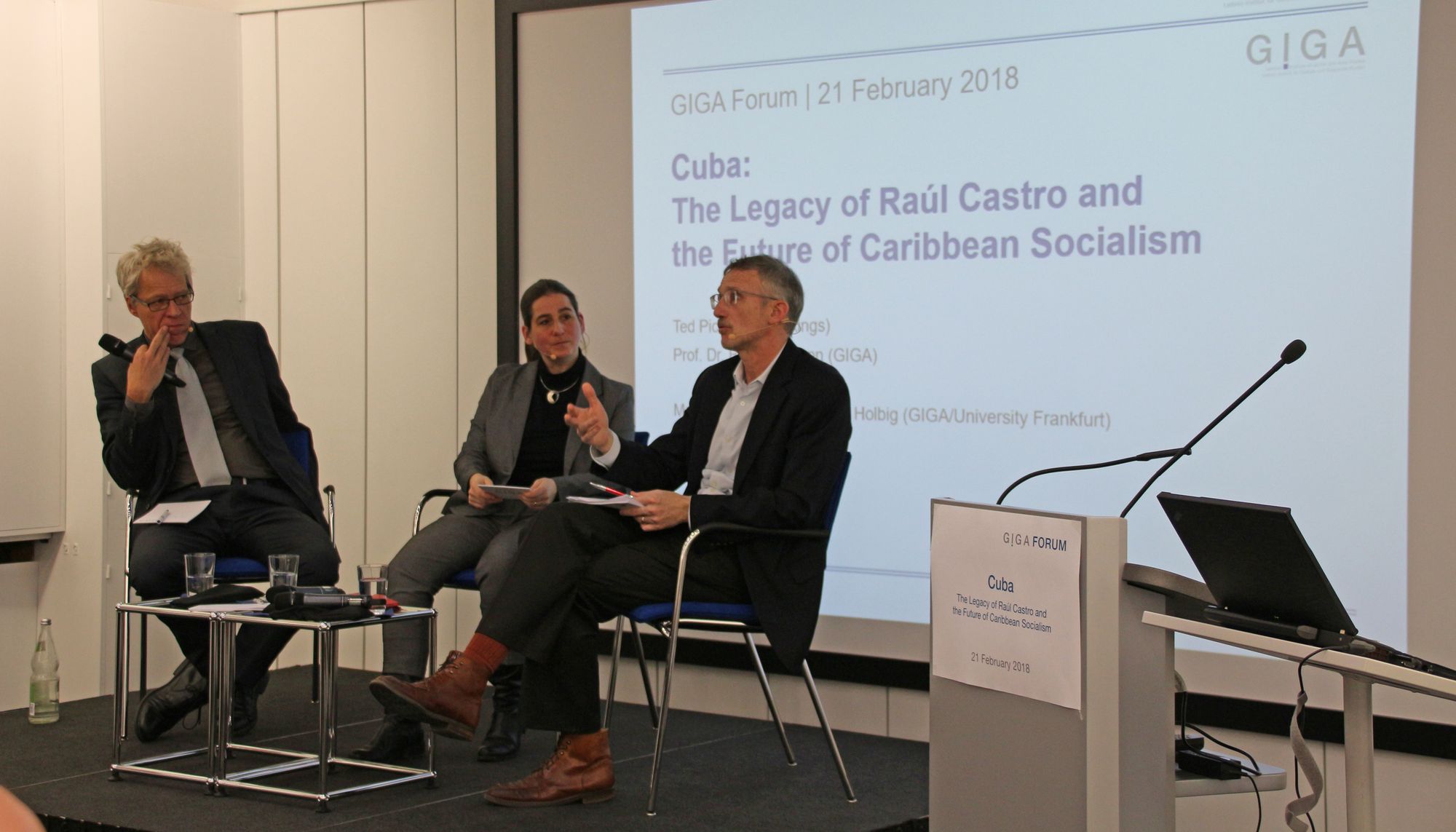 From left: Prof. Dr. Bert Hoffmann, Prof. Dr. Heike Holbig and Ted Piccone