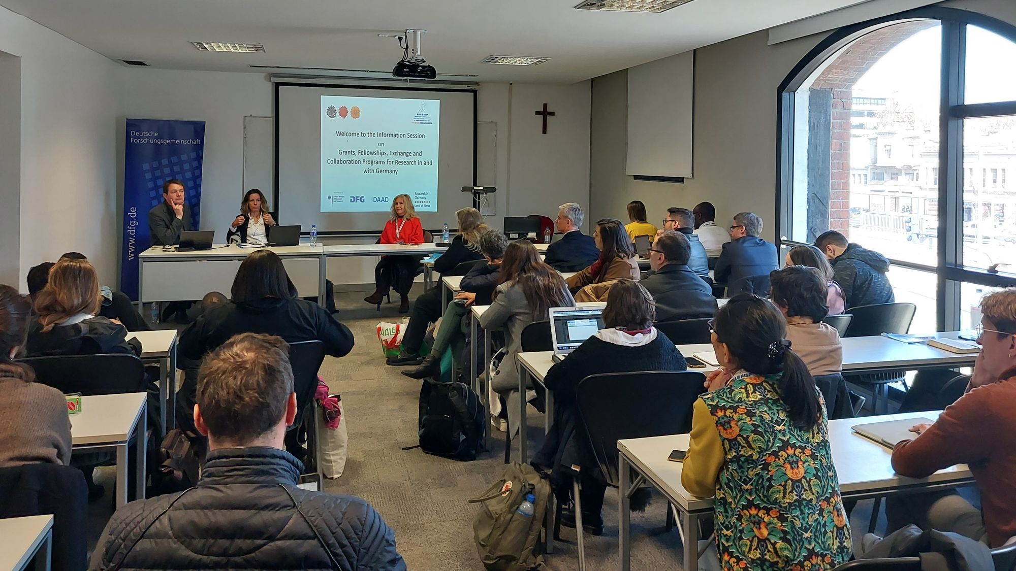 GIGA scientists presenting their research at the IPSA conference 2023