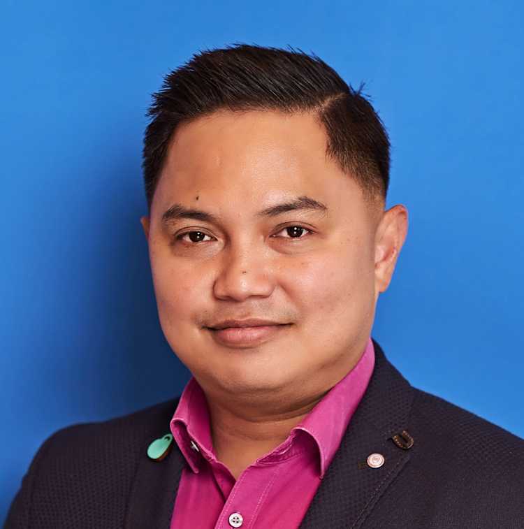 PD Dr. Dr. Ariel Macaspac Hernandez