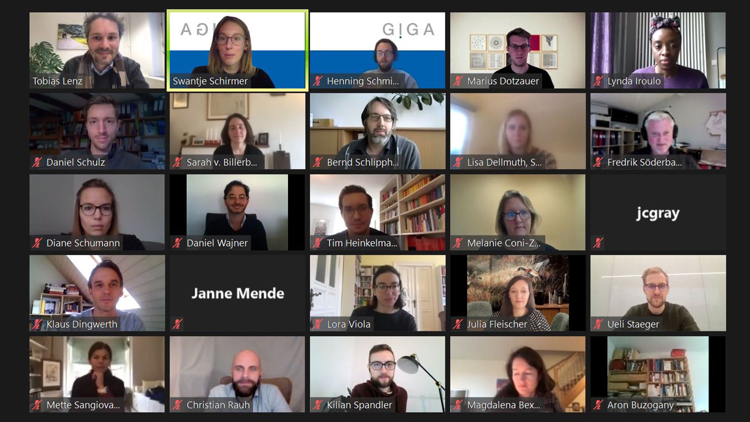 (Self-)Legitimation of International Organizations in Disruptive Times