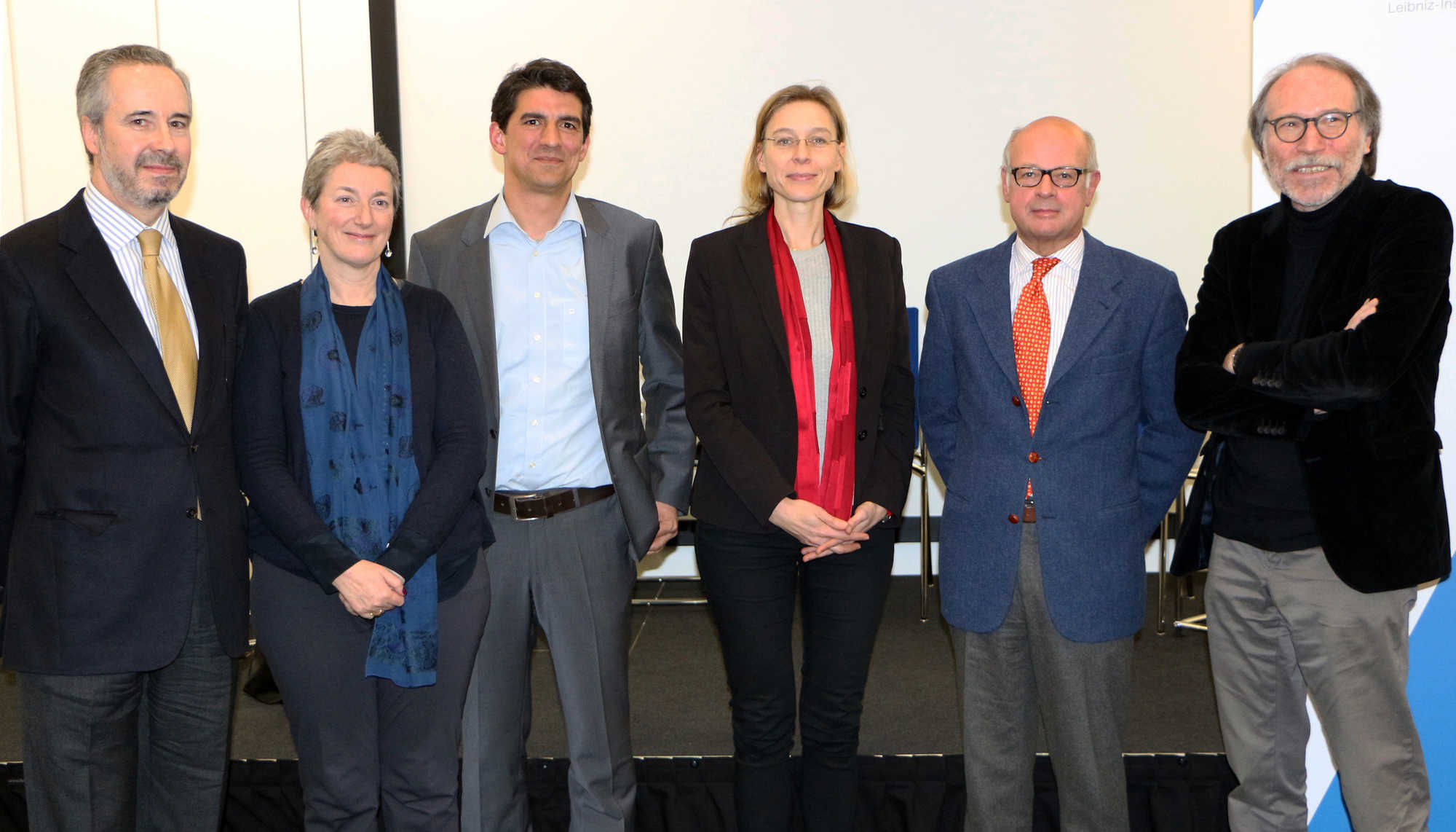 From left to right: Pedro Martínez-Avial Martín (Generalkonsul Spanien), Paola Amadei (EU-LAC Foundation), Markus Rosenberger (KAS), Dr. Svenja Blanke (FES), Christoph G. Schmitt (LAV), Prof. Dr. Detlef Nolte (GIGA)