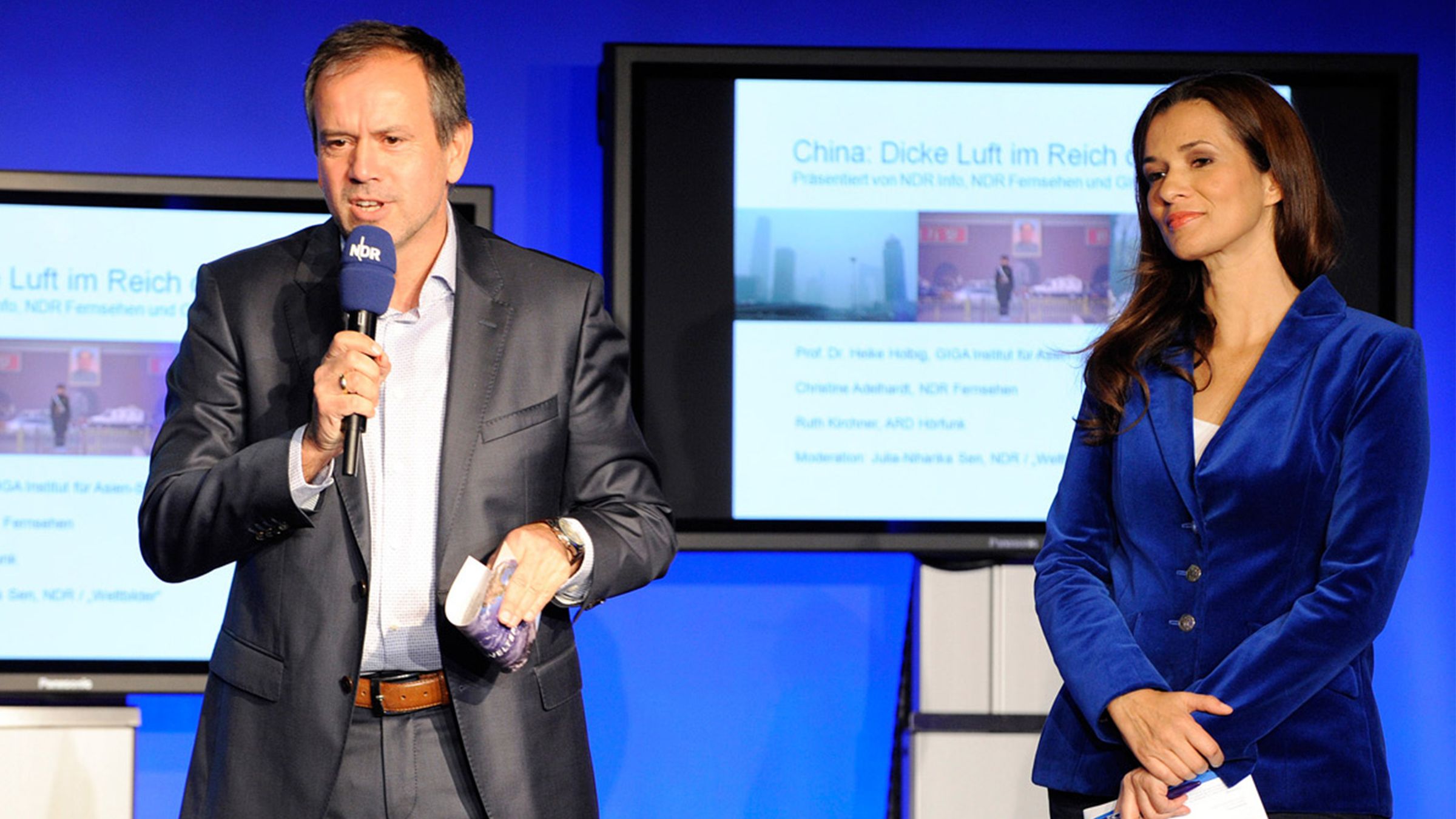 Bild Andreas Cichowicz, NDR Chefredakteur und Julia-Niharika Sen