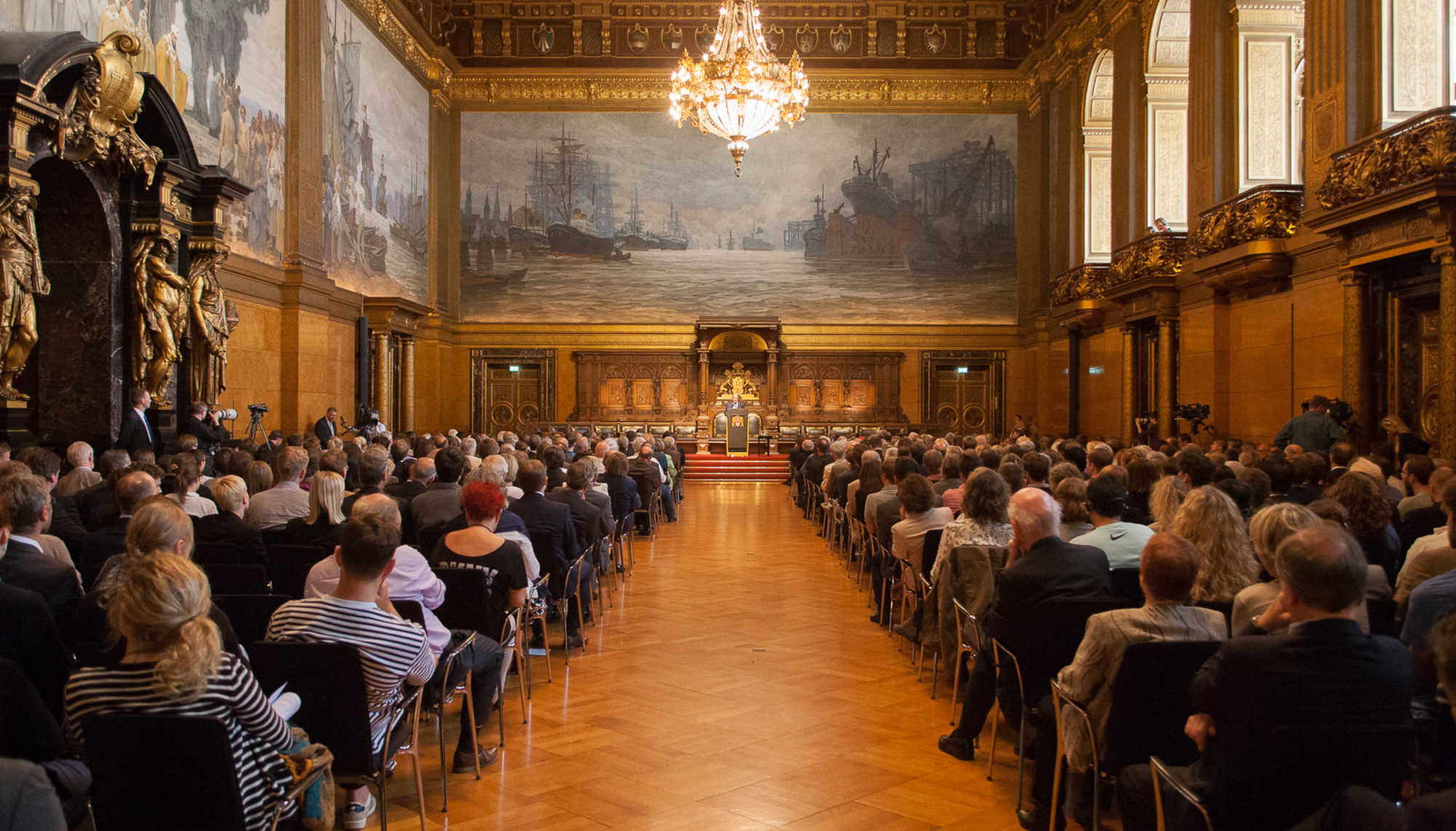 Hall of the Hamburg City Hall.