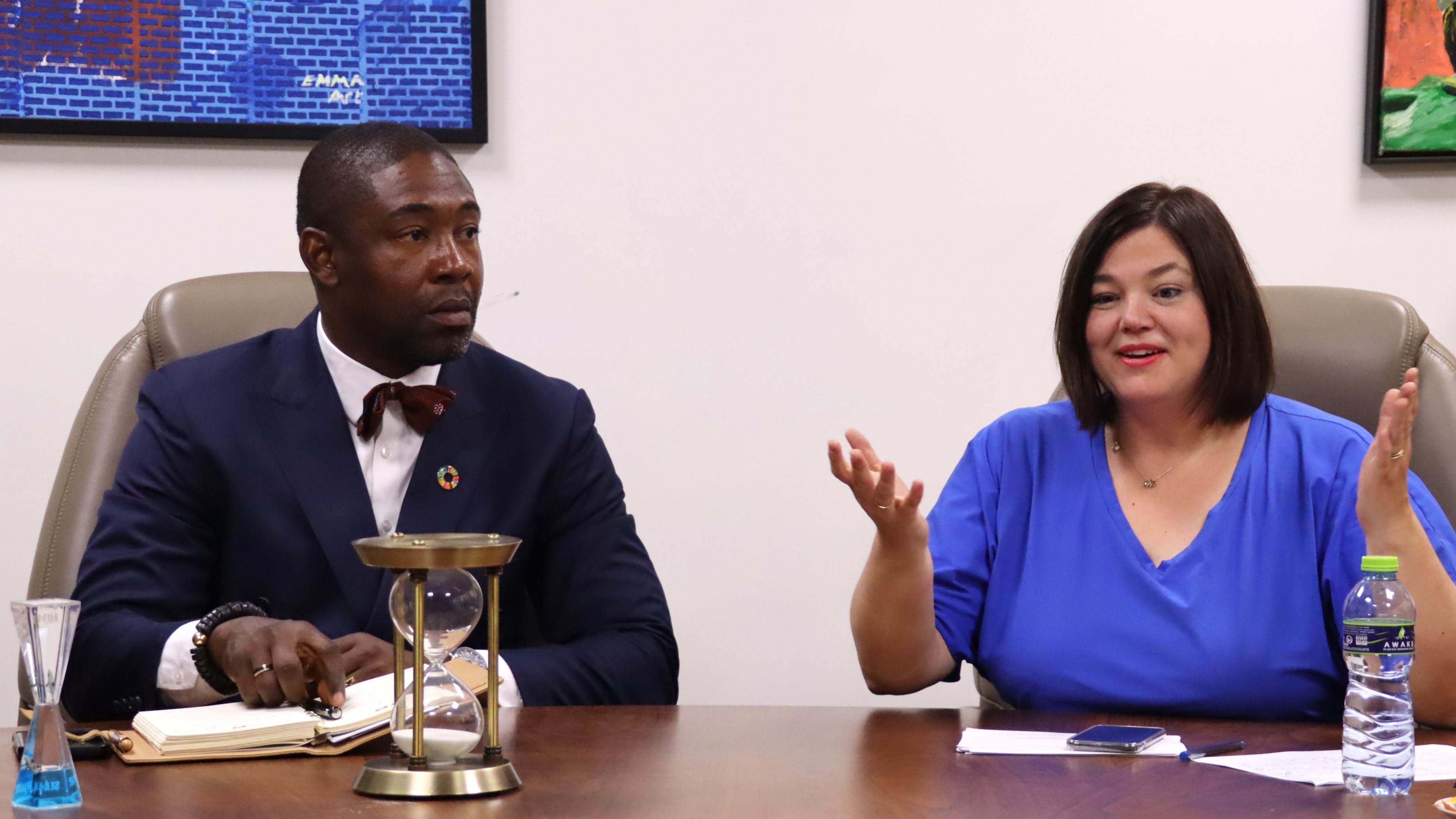 Die ghanaische Delegation trifft den ghanaischen Gesundheitsminister Bernard Okoe Boye.